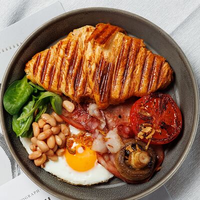 Большой завтрак с круассаном, мортаделлой и беконом в Кстати, давай зайдём по цене 670 ₽