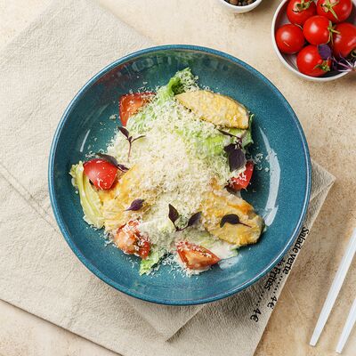 Салат с цыпленком в Nonna bonna по цене 550 ₽