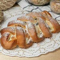 Косички с изюмомв Шаурма & Пекарня