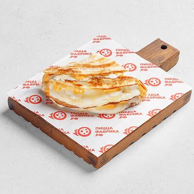 Кранч с сыром и соусом чеддер 150гр в ПиццаФабрика по цене 380 ₽