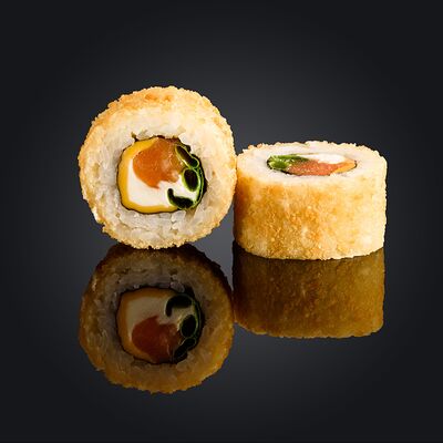 Горячий ролл Темпура чиз с лососем в Фудзи Суши по цене 600 ₽