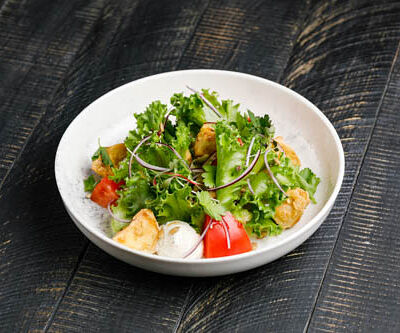 Салат с хрустящим баклажаном Яндекс в Снегири на Лагерном по цене 780 ₽