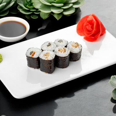 Ролл с угрем в Окинава Гурмэ по цене 399 ₽