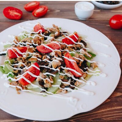 Салат Курица с грибами в Pizzburg по цене 9 р.