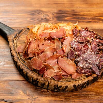 Сет из вяленых деликатесов в Трактир Колесо по цене 1039 ₽