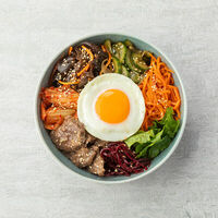 Пибимпаб с говядиной в OMO Korean Food