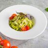 Фетучини шпинатные с тертым сыром пармезан и свежим базиликом в Topfoodcafe по цене 416