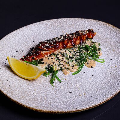 Сашими из угря в Журавль в небе Халяль по цене 1080 ₽