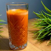 Морковный фреш со сливками в Angel Cafe