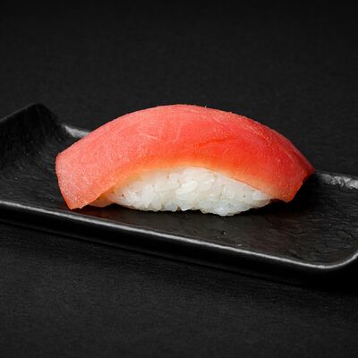 Суши тунец в Arts - food по цене 185 ₽