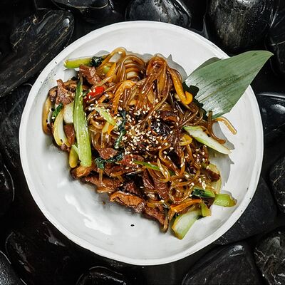 Стеклянная лапша с говядиной в Эхо по цене 830 ₽