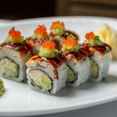 С угрём, крабом и огурцомв Рыба Мечты по цене 1550 ₽