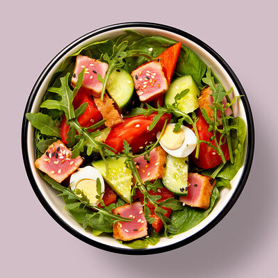 Салат с обжареным тунцом в Фуди Люди по цене 619 ₽