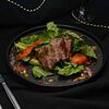 Стейк салат с запеченными овощами в Правда по цене 850