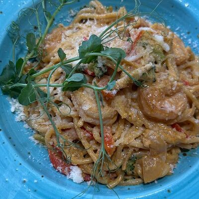 Паста к креветками Том ям в Гриль-бар Бегемот и мышь по цене 915 ₽