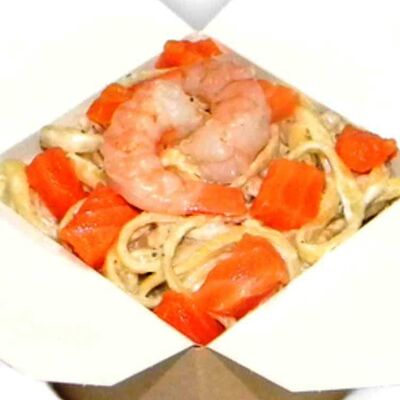 Паста с лососем и креветками в сливочном соусе в Pizza Express по цене 555 ₽