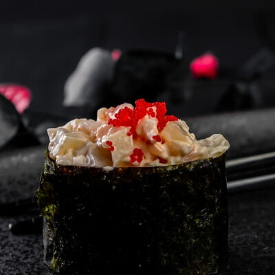 Гункан с креветкой и гребешком в Sushi7 по цене 251 ₽