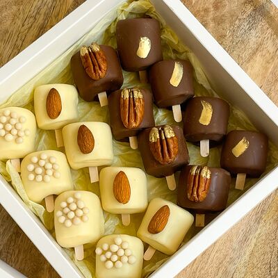 Бананы в шоколаде Версаль средний в Клубника по цене 3490 ₽