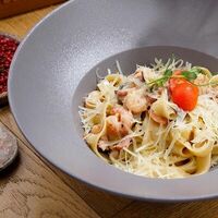 Феттуччини с коктейльными креветками в ЧиллДОМ