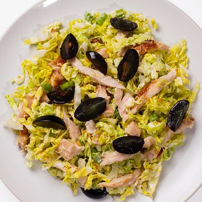 Салат с копчёным цыпленком и винoградом в Дом еды по цене 199