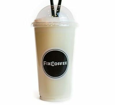 Молочный коктейль с клубничным сиропом большой объем в FixCoffee по цене 390 ₽