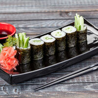 Ролл с огурцом в Sadu