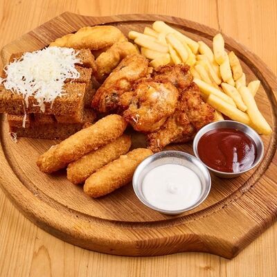 Папина тарелка в 4 сыра по цене 1580 ₽