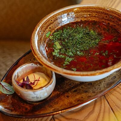 Борщ с говядиной и сметанойв Бумбараш по цене 520 ₽