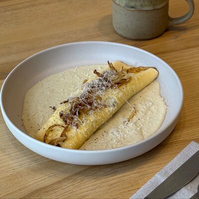 Омлет с шампиньонами и перечным соусом в Matilda по цене 500 ₽