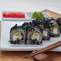 Ролл Калифорния Блэк в Sushiwoker