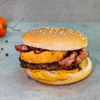 Ангус-бургер с ягодным соусом в Ferm Burgers