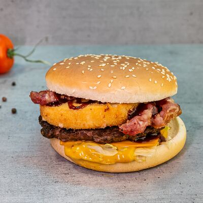 Ангус-бургер с ягодным соусом в Ferm Burgers по цене 670 ₽