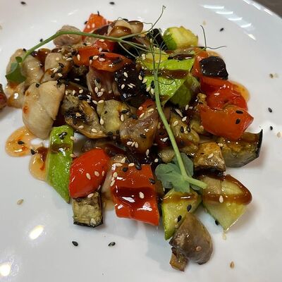 Куриное соте с овощами в Баракат по цене 225 ₽