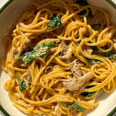 Паста с вешенками и шпинатомв SOVA по цене 820 ₽