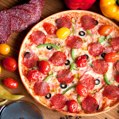 Пицца Пепперони 30 см в Лесная поляна по цене 1080 ₽