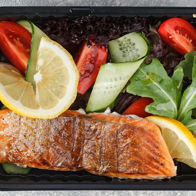 Стейк из форели на гриле со свежими овощами в Moloko по цене 790