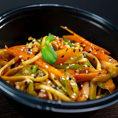 Вок с курицейв Vazzabi по цене 550 ₽