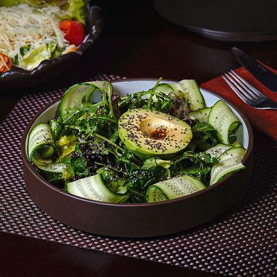 Большой зеленый салат в Маради по цене 785 ₽