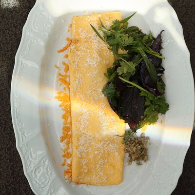 Омлет, узбекские томаты, чеченская брынза в Folk по цене 670 ₽