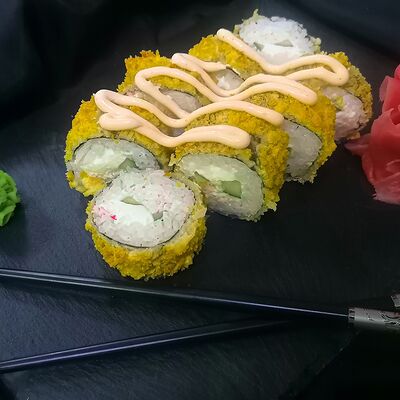 Горячий ролл Краб в Sushiko по цене 559 ₽