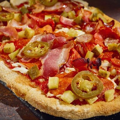 Пицца мясная с чоризо в Гастробар DOM по цене 990