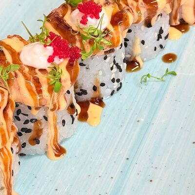 Ролл Том Ям в Everest Sochi по цене 970 ₽