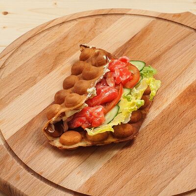 Вафля с красной рыбкой в Waffle & Pizza по цене 440 ₽