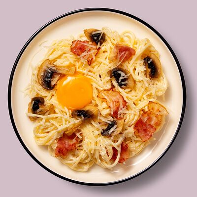 Паста карбонара с грибами в Точка еды Чепелево по цене 589 ₽