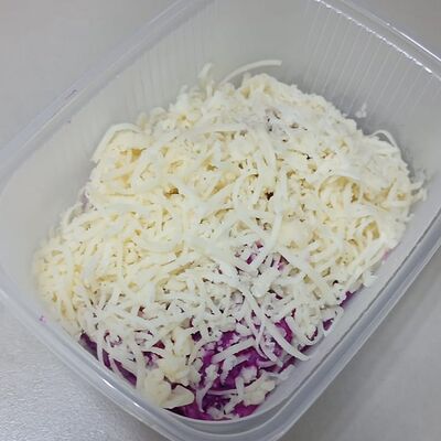 Салат свекла с сыром и чесноком в Кулинария уплетайка по цене 85 ₽