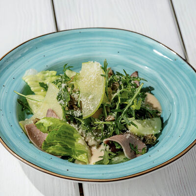 Салат с говяжьим языком в Перчини по цене 540 ₽