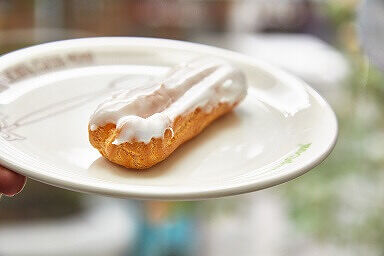 Эклер ванильный в АндерСон по цене 280 ₽