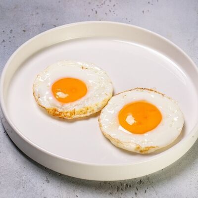 Яичница из 2-х яиц в Чайка по цене 120 ₽