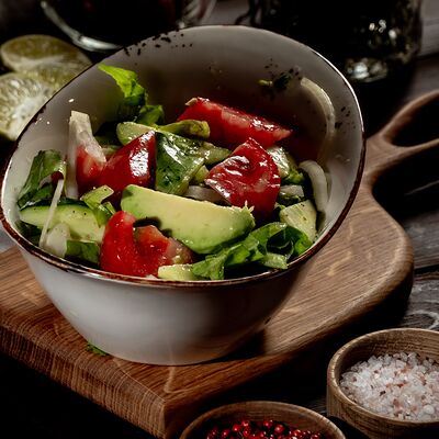 Летний салат в Eat meat по цене 390 ₽