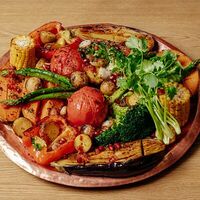 Большое ассорти гарниров в Maroon